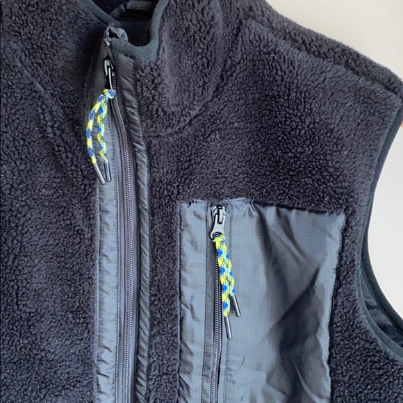 BDG x Urban Outfitters Gigi Sherpa Vest SZ S - Picture 3 of 5